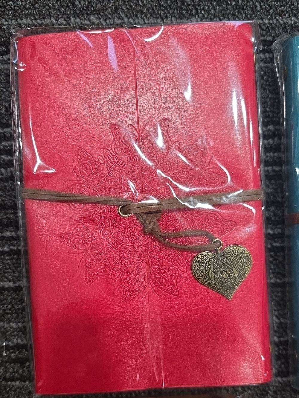 NWT Leather Travel Journals With Antique Heart Charm In Assorted Colors - Picture 4 of 12